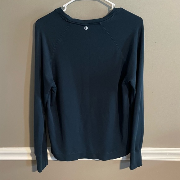 ⭐️4 for $10⭐️Faux Wrap Navy Athletic Shirt. - Picture 4 of 9